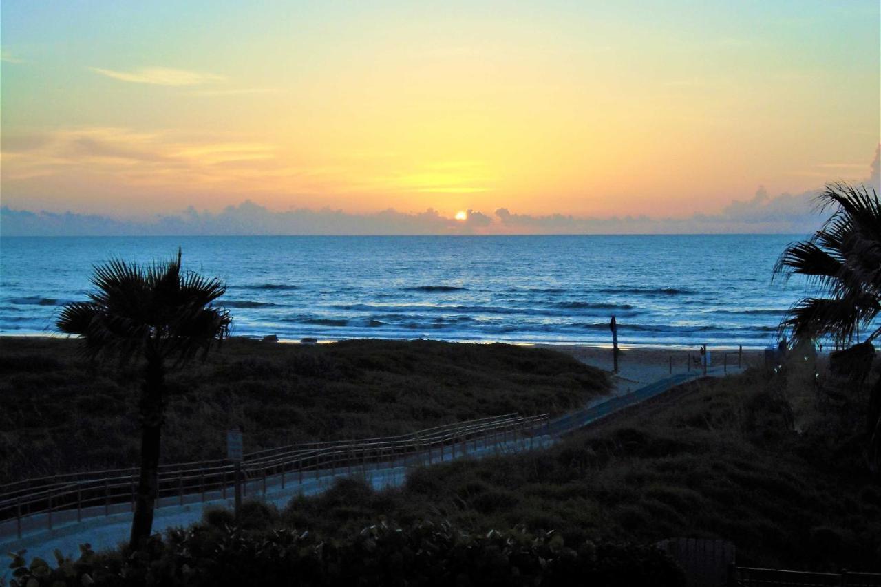 Sunny Oceanfront Condo On South Padre Island Beach Экстерьер фото
